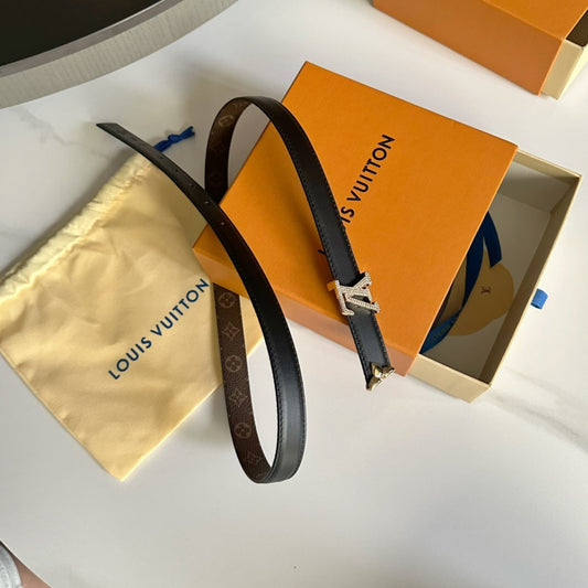 Pronta Entrega – Cinto Modelo Lоuіѕ Vuіttоn Reversível Pretty LV 20 mm