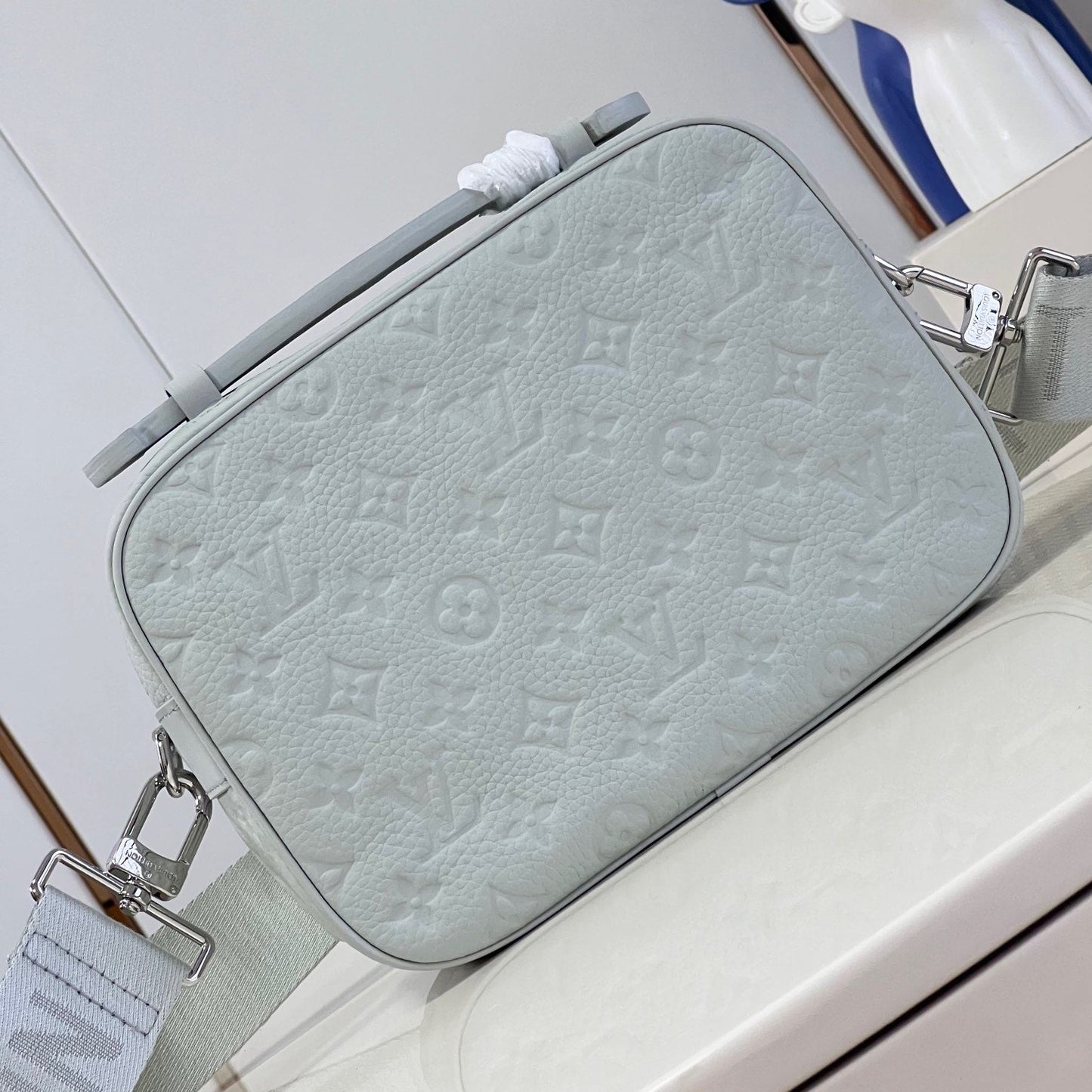 Pronta Entrega – PRONTA-ENTREGA – Bolsa Modelo Louis Vuitton S-Lock em couro com monograma Taurillon