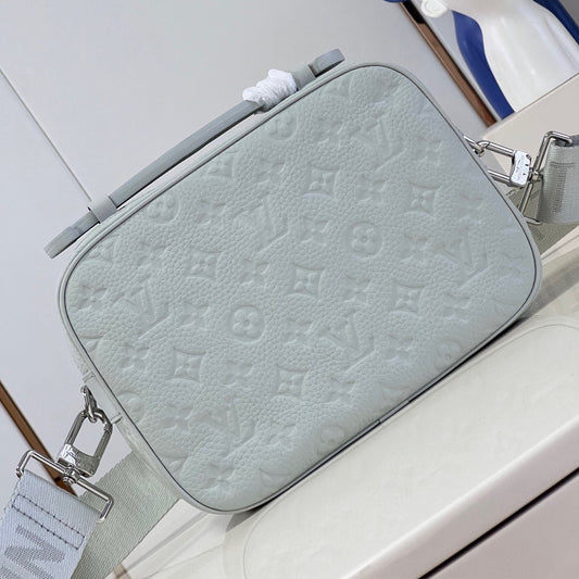 Pronta Entrega – PRONTA-ENTREGA – Bolsa Modelo Louis Vuitton S-Lock em couro com monograma Taurillon