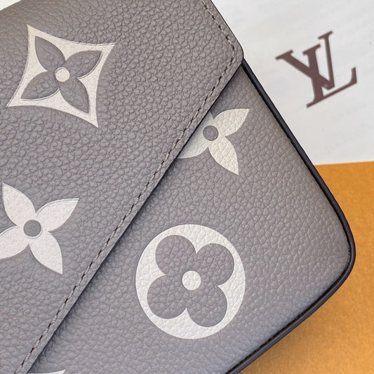 Pronta Entrega – Bolsa Modelo Louis Vuitton Felicie Pochette