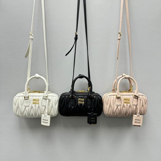 Pronta Entrega – Bolsa Miu Miu Arcadie Mini em Couro Napa Matelassê
