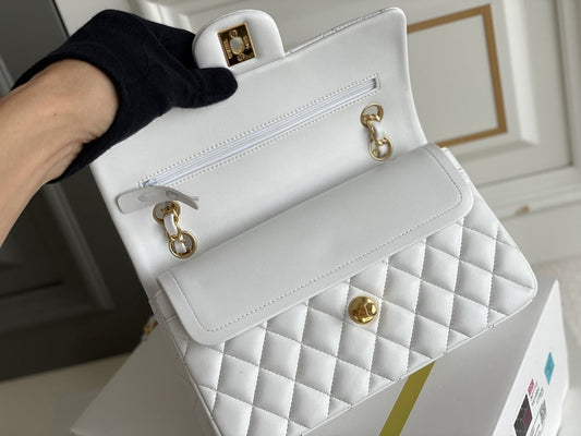Pronta Entrega – Bolsa Jumbo Classic Double Flap Lambskin Chanel