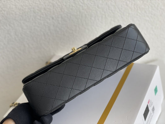 Pronta Entrega – Bolsa Jumbo Classic Double Flap Lambskin Chanel