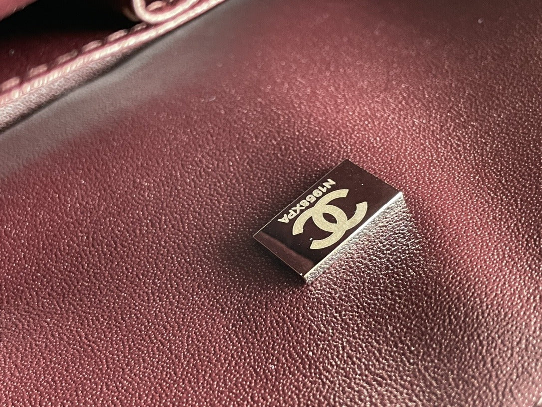 Pronta Entrega – Bolsa Jumbo Classic Double Flap Lambskin Chanel