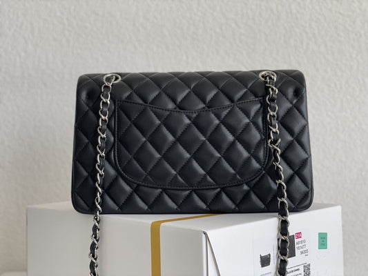 Pronta Entrega – Bolsa Jumbo Classic Double Flap Lambskin Chanel