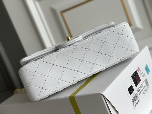 Pronta Entrega – Bolsa Jumbo Classic Double Flap Lambskin Chanel