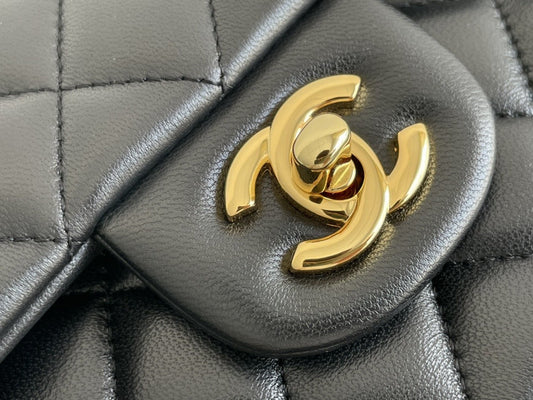 Pronta Entrega – Bolsa Jumbo Classic Double Flap Lambskin Chanel