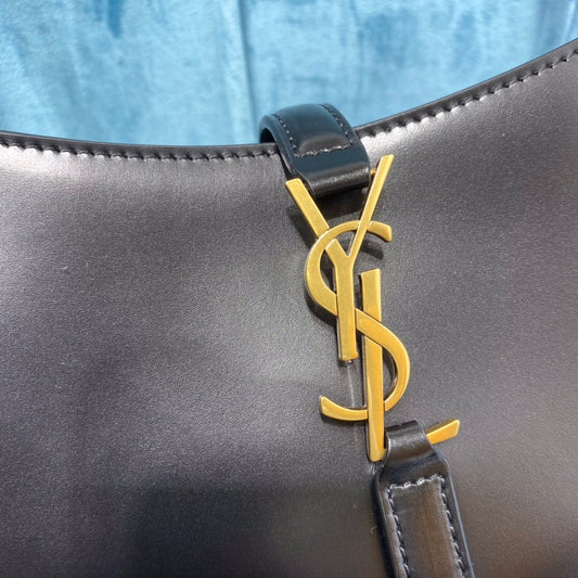 Pronta Entrega – Bolsa Modelo Saint Laurent Le 5 à 7 mini de Ombro
