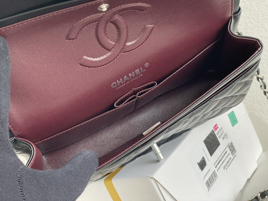 Pronta Entrega – Bolsa Jumbo Classic Double Flap Lambskin Chanel