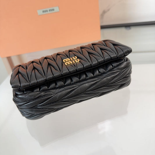 Pronta Entrega – Bolsa Miu Miu Mini em Couro Nappa Matelassé