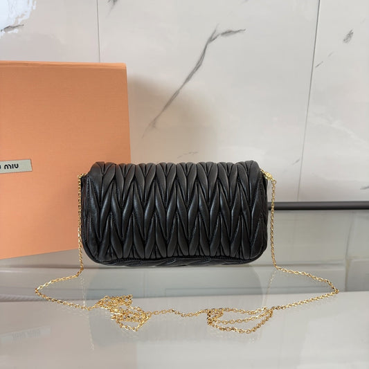 Pronta Entrega – Bolsa Miu Miu Mini em Couro Nappa Matelassé
