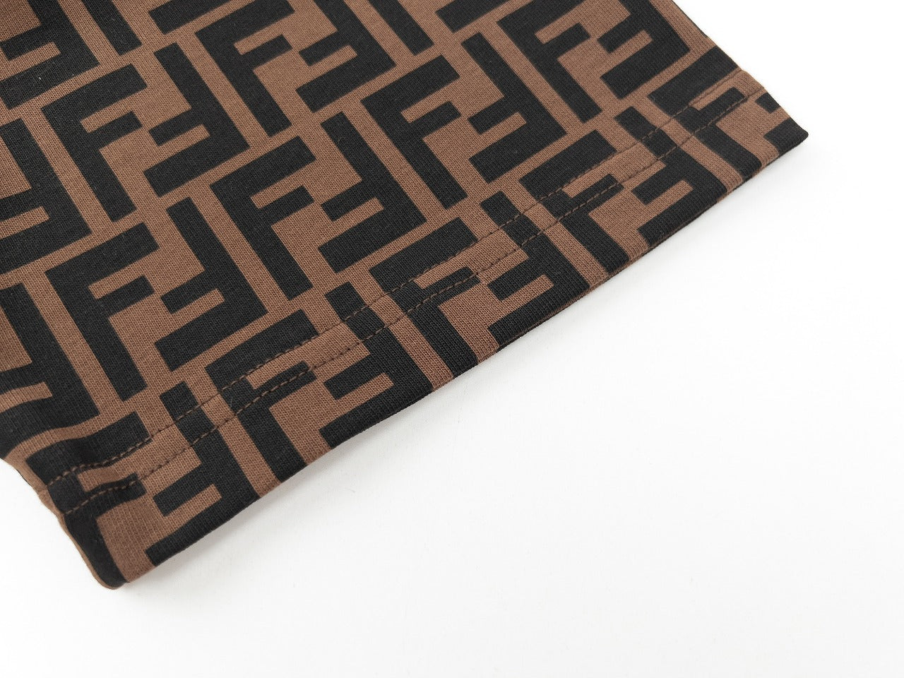 Pronta Entrega – Camiseta Modelo Fendi
