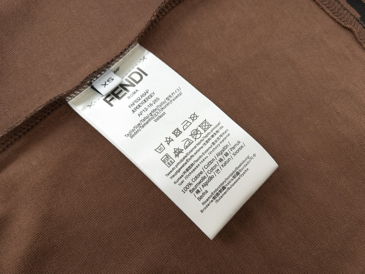 Pronta Entrega – Camiseta Modelo Fendi