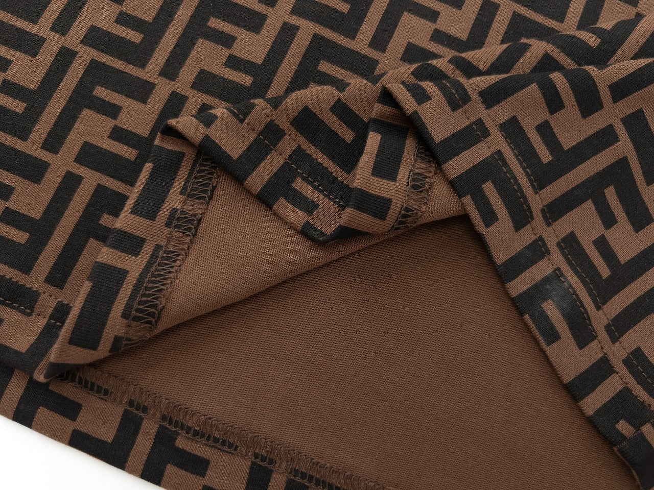Pronta Entrega – Camiseta Modelo Fendi